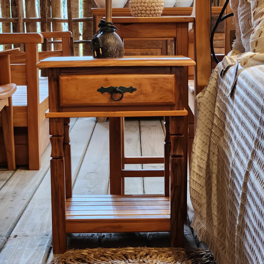 Criado de Cabeceira Empório