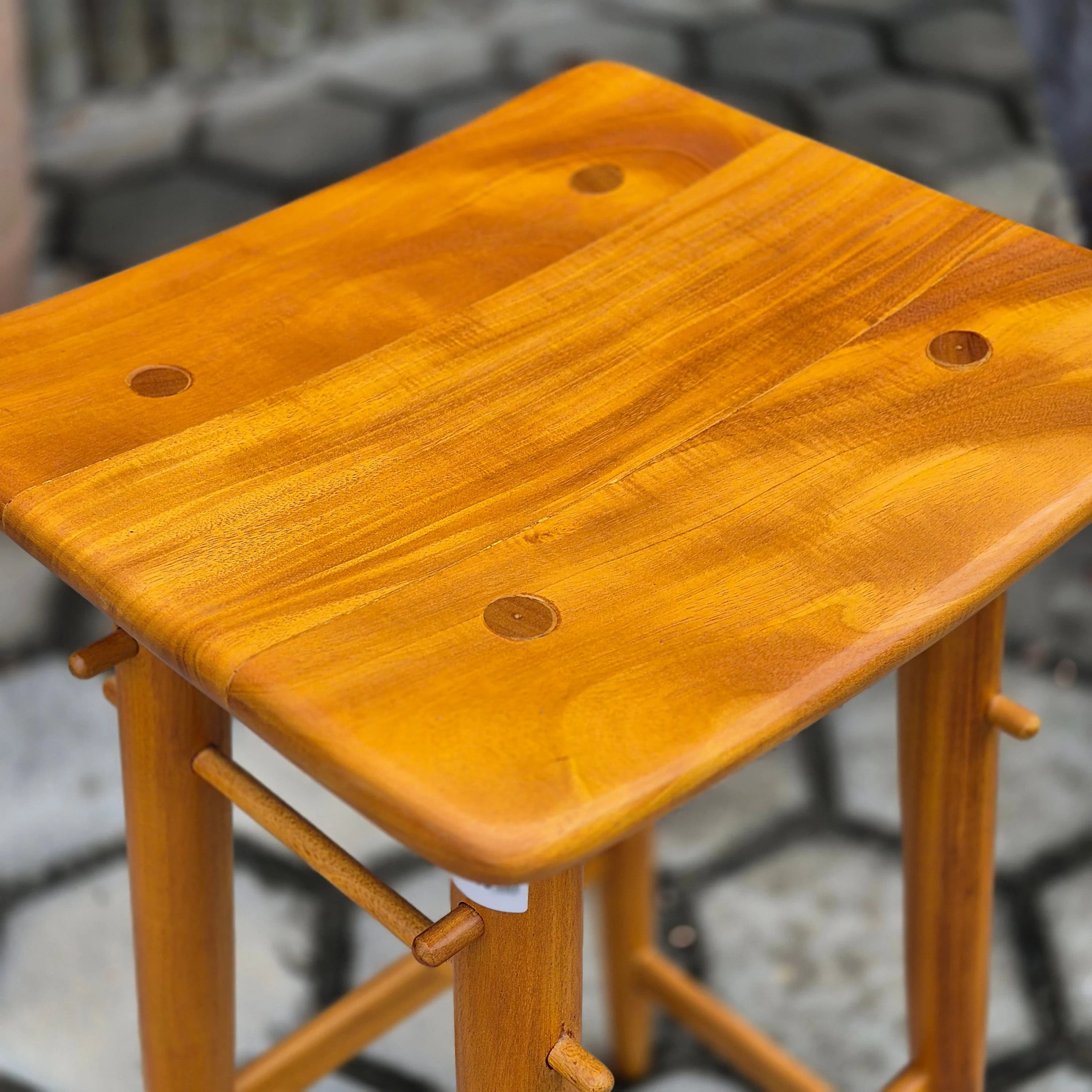 Banqueta coreana Madeira