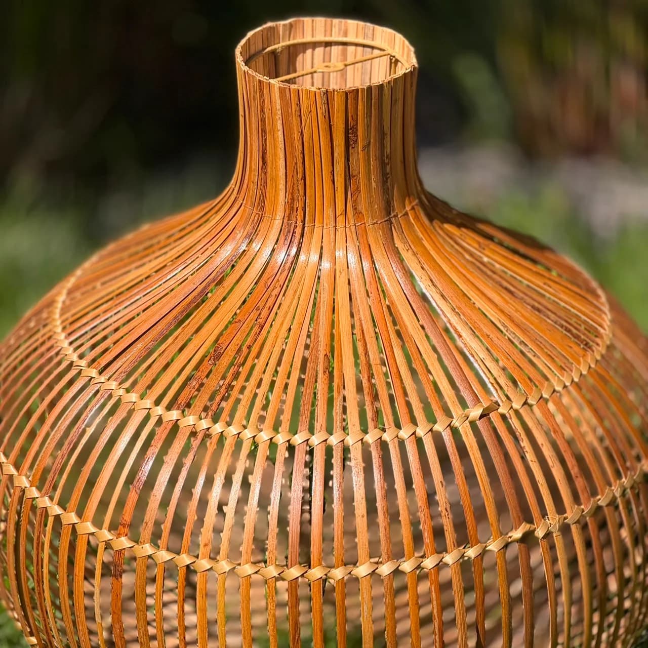Luminária Cebola G - Tala de dendê envernizada 3