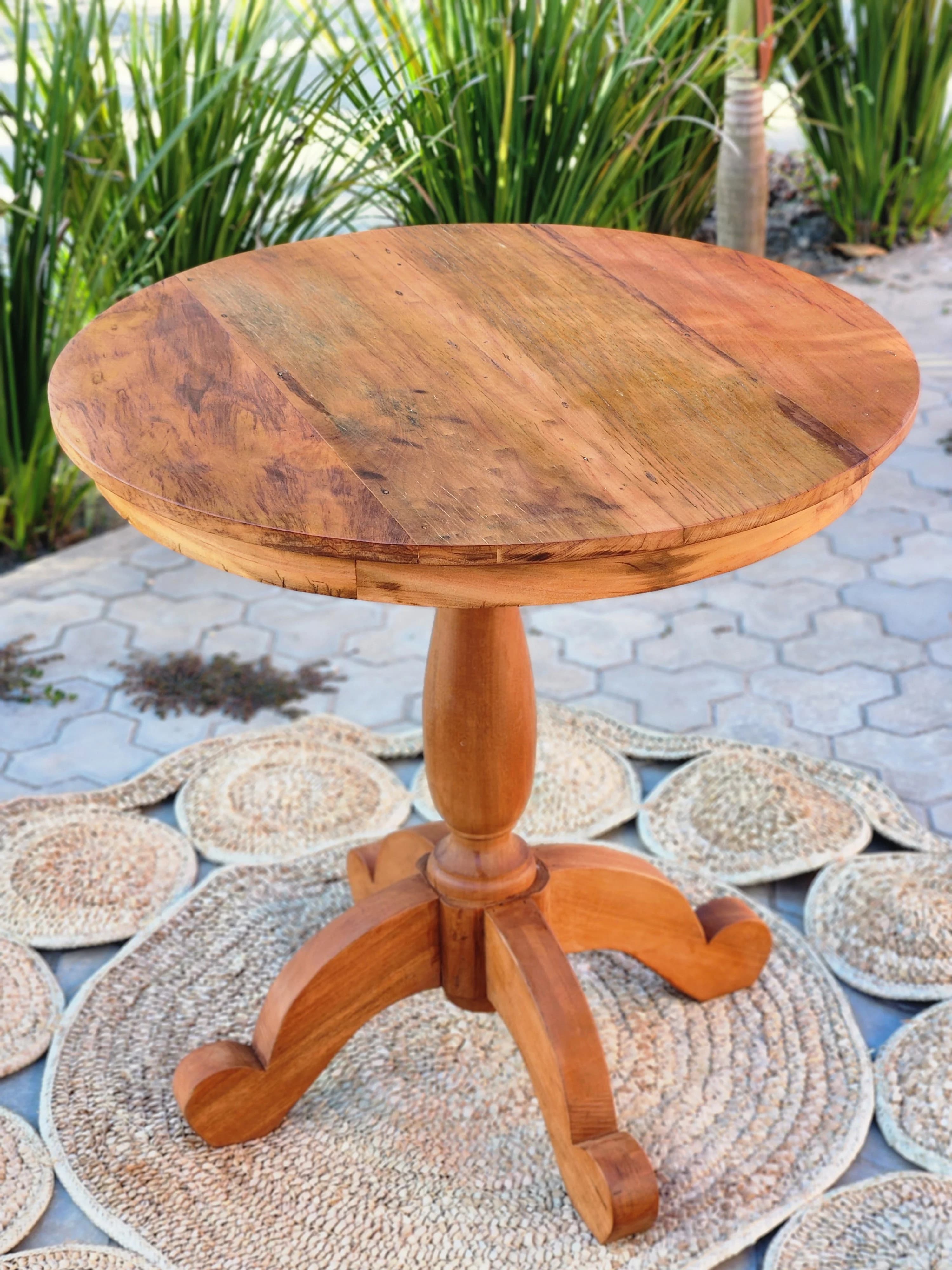 Mesa Redondo Peroba Rosa.