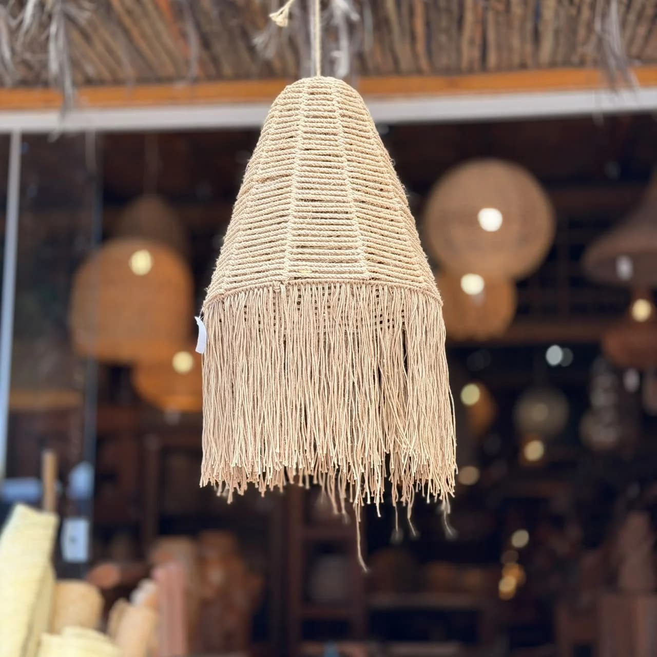 Luminária Cone vazado - Sisal com franja em Rami 3