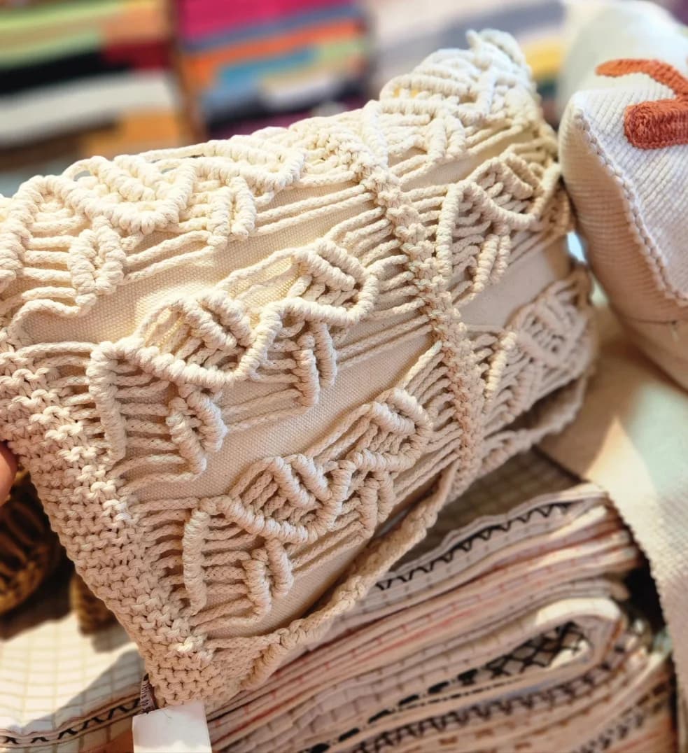 Capa de Almofada Macramê 30 x 50cm - Santa Luzia