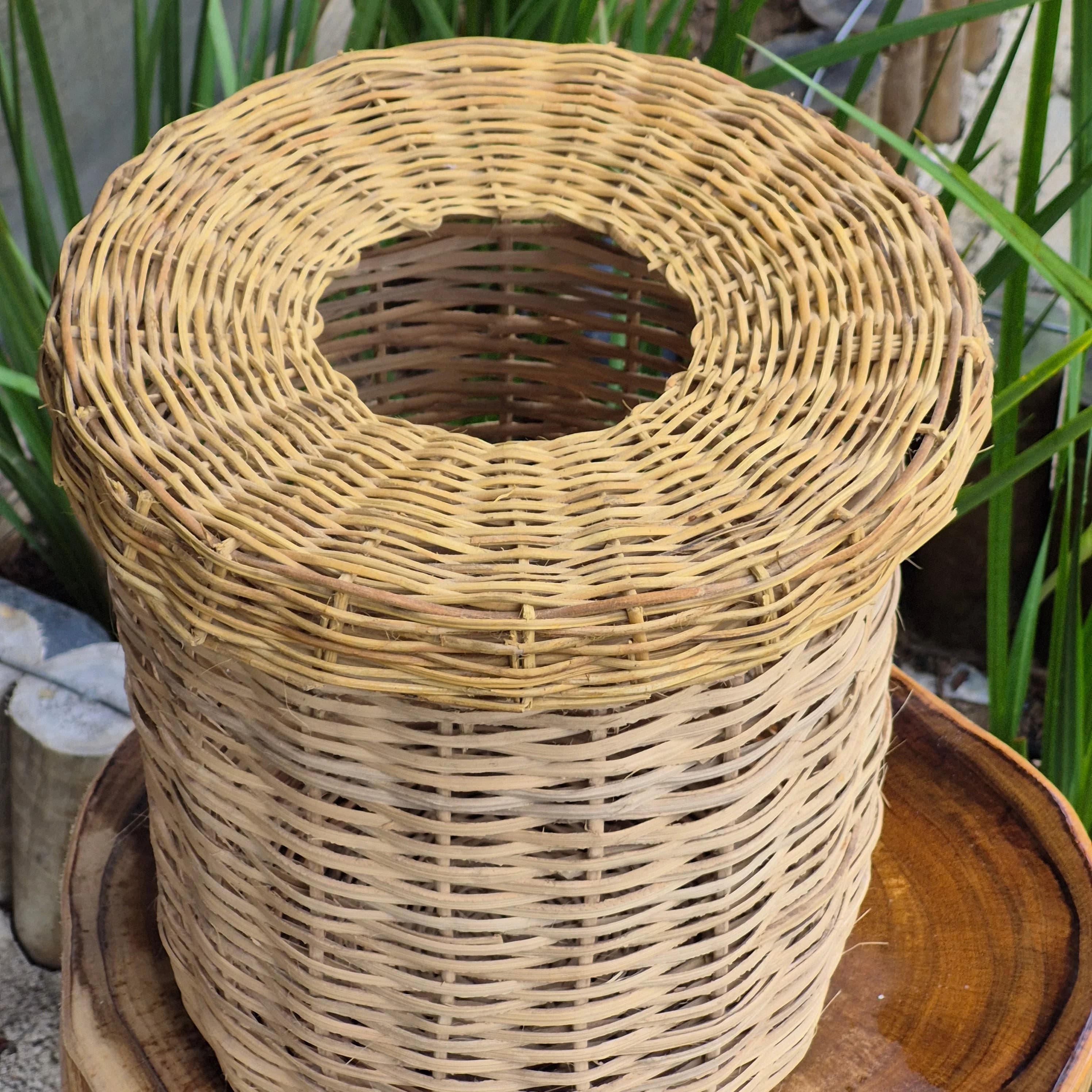 Lixeira de Cipó Natural.