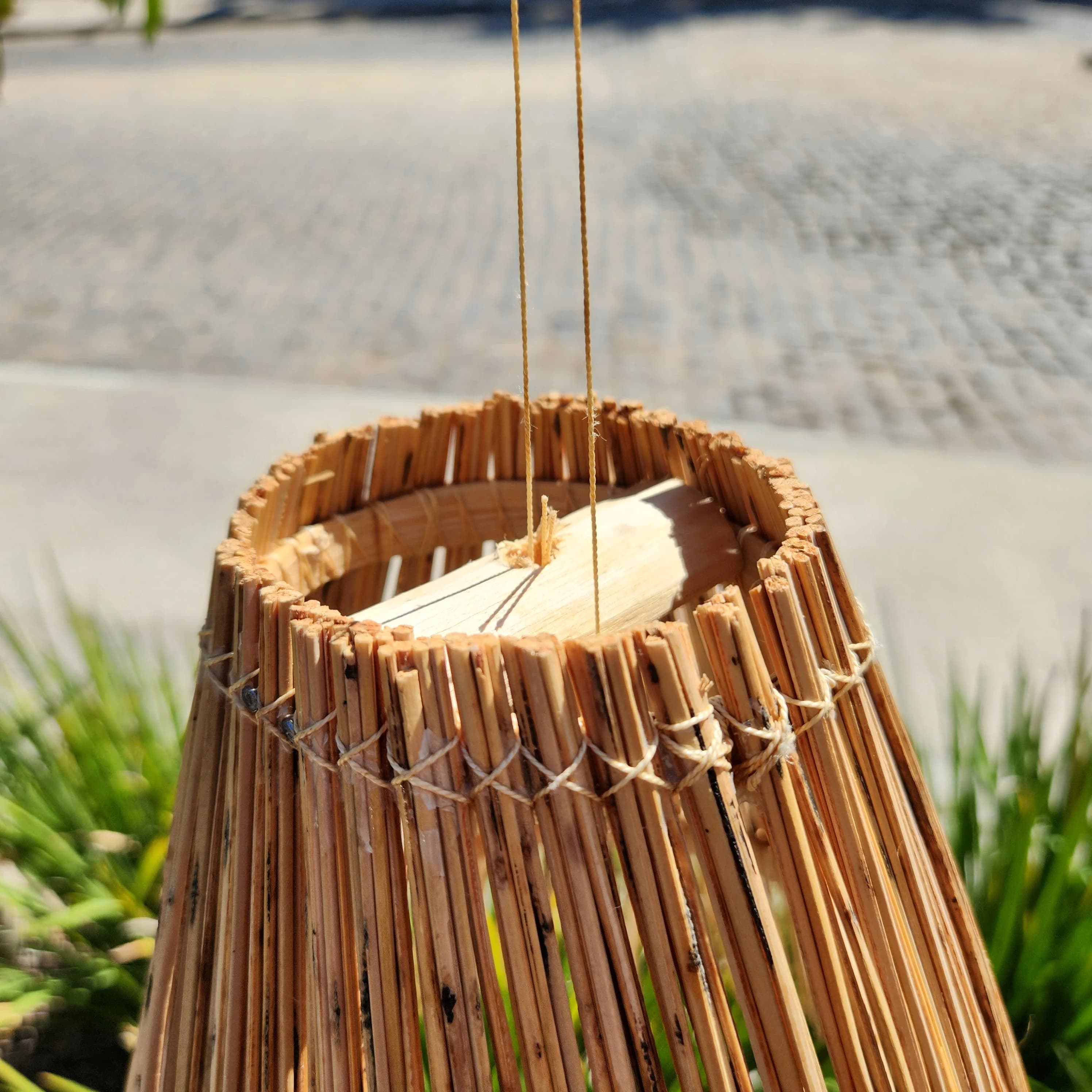 Luminária Cone Talisca de Coco.