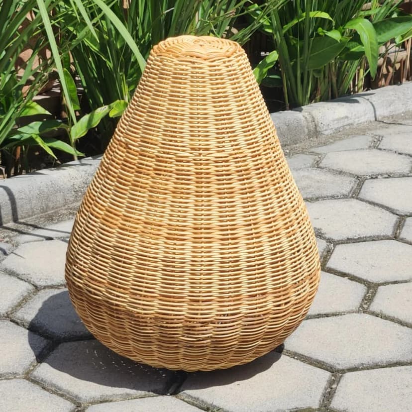 Luminária Pêra Sintética