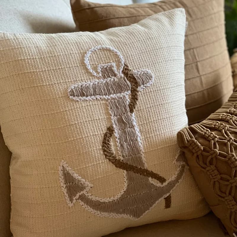 capa_de_almofada_ancora_bordada_cru_com_areia_e_caramelo_50x50_1843_2_5f9f4fd4526eeeaf85eb7100d9c48a69.webp