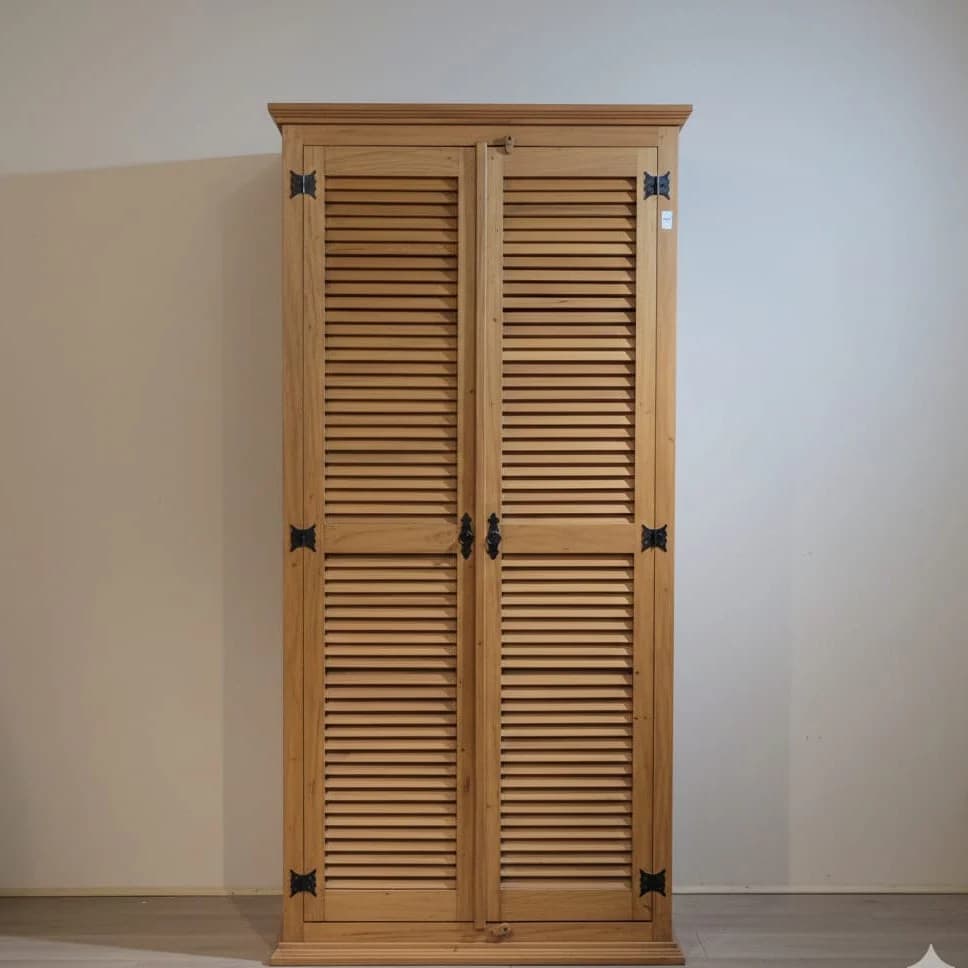 Armário/Guarda-roupa Veneziana Madeira Peroba Rosa.